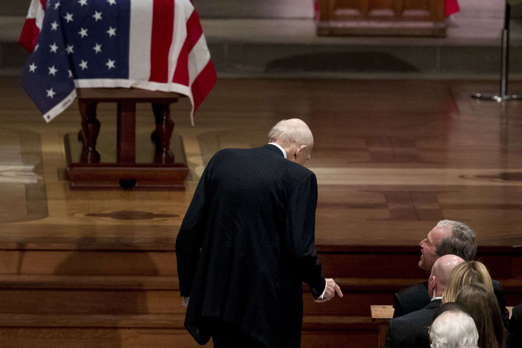 Sen. Simpson eulogizes President Bush